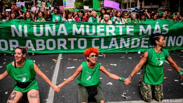Argentina aprueba el aborto