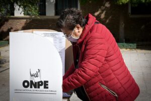Elecciones en Ecuador y Perú