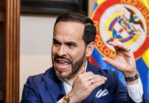 PRIMER ROUND/ Abelardo De la Espriella pierde su primera confrontación