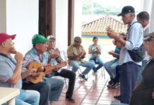 Abuelos de Altagracia de Orituco se encuentran cada jueves en la plaza Bolívar