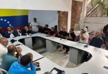 Trabajadores contra las cúpulas se montan en el diálogo